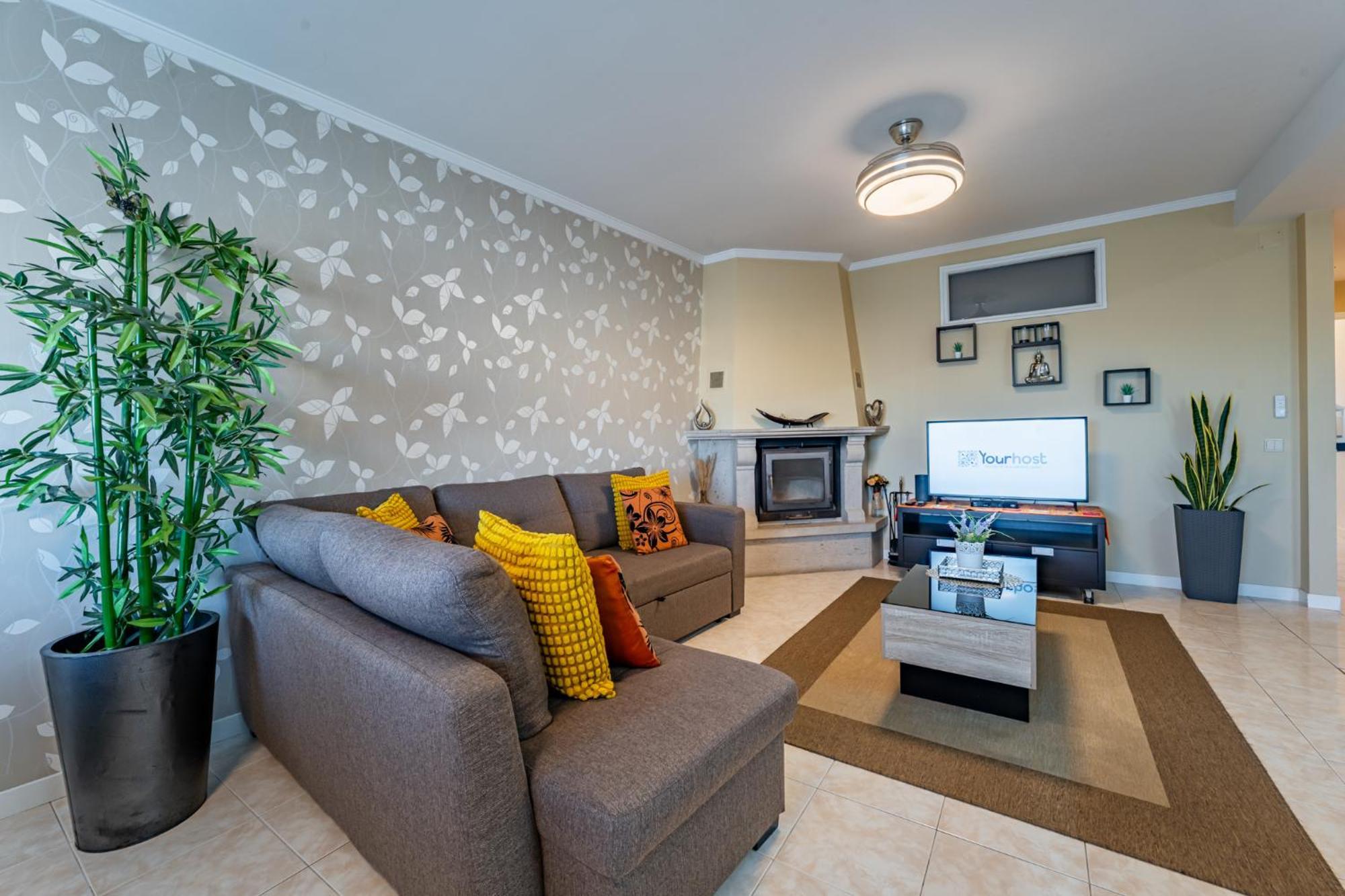 Cozy And Quiet Spacious Flat บีลาโนวาเดกายา ภายนอก รูปภาพ