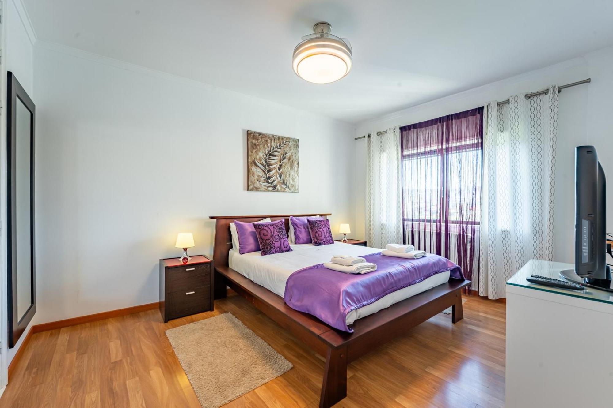 Cozy And Quiet Spacious Flat บีลาโนวาเดกายา ภายนอก รูปภาพ