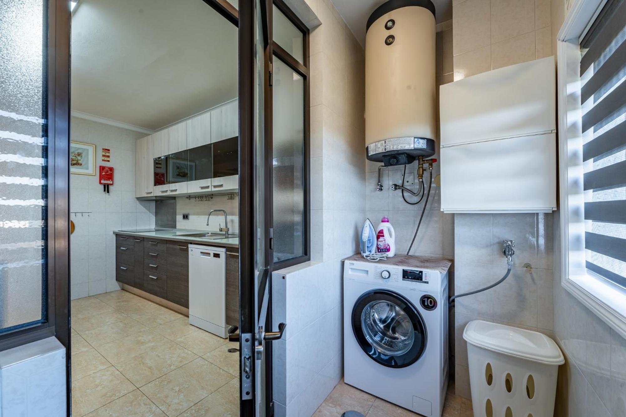 Cozy And Quiet Spacious Flat บีลาโนวาเดกายา ภายนอก รูปภาพ